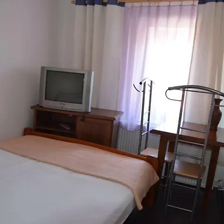 Bed & Breakfast Cosmos & Champion