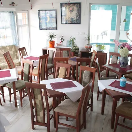 Cosmos & Champion Panzió Iława